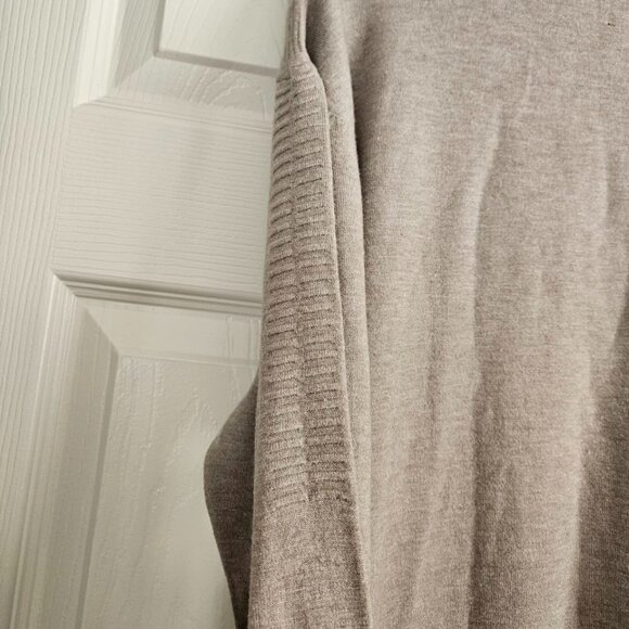 E + L Tech Men's XL Beige Light Grey Crew Neck Light Sweater - NEW with tags - Picture 4 of 9